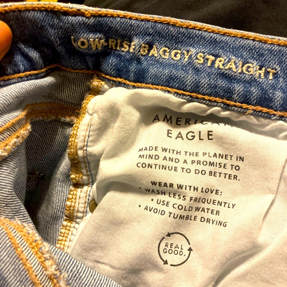 New AEO Sz 6 boyfriend jeans